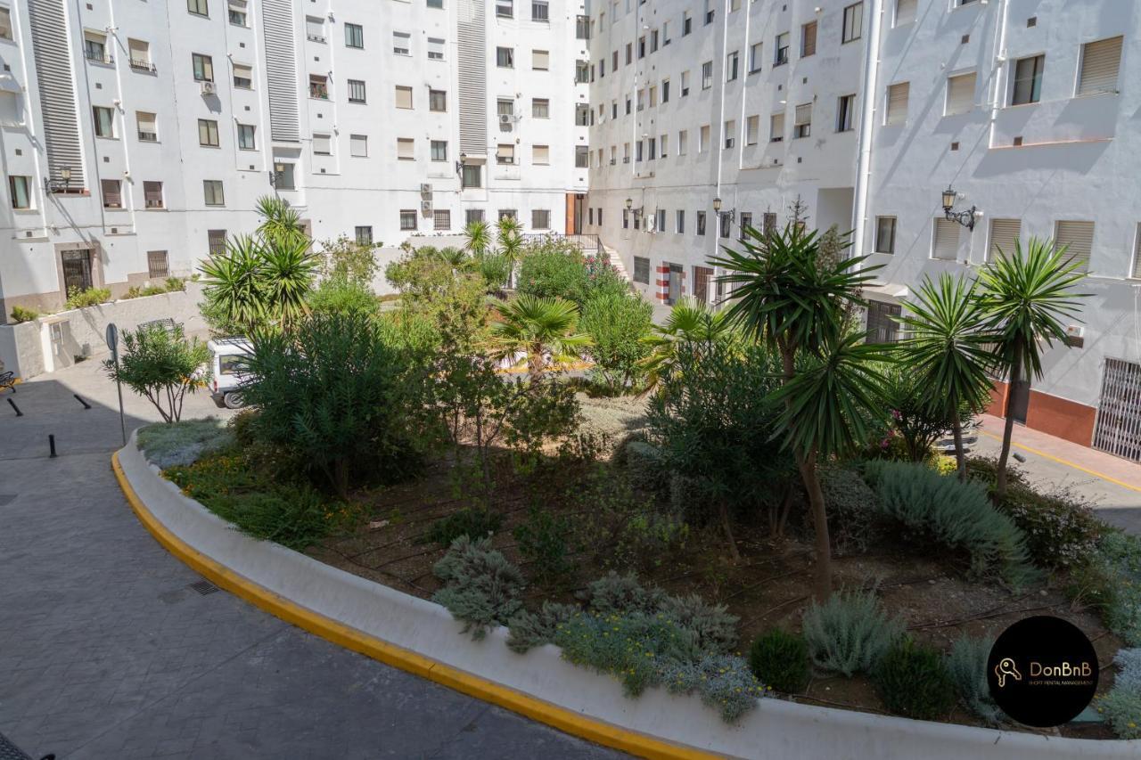 Apartment La Peineta Ronda Exteriör bild